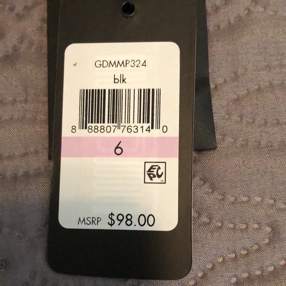 Pretty New with tags black dress size 6 - Picture 4 of 6